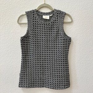 EUC Black and white patterned tank
